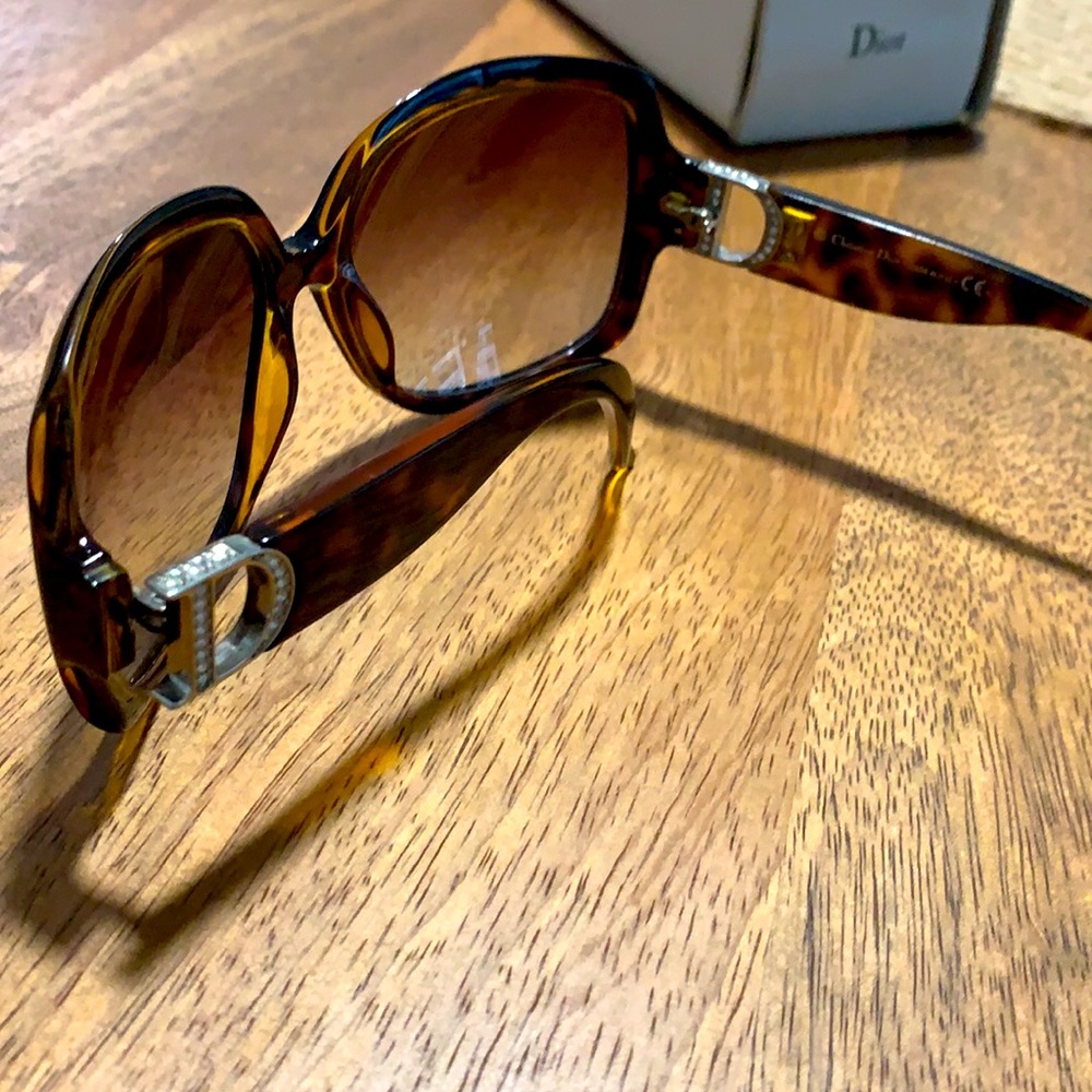 Dior Oversized Tortoiseshell Brown Gradient Sunglasses - Picture 2 of 2